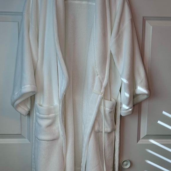 Stars Above Soft White Robe - Picture 2 of 7